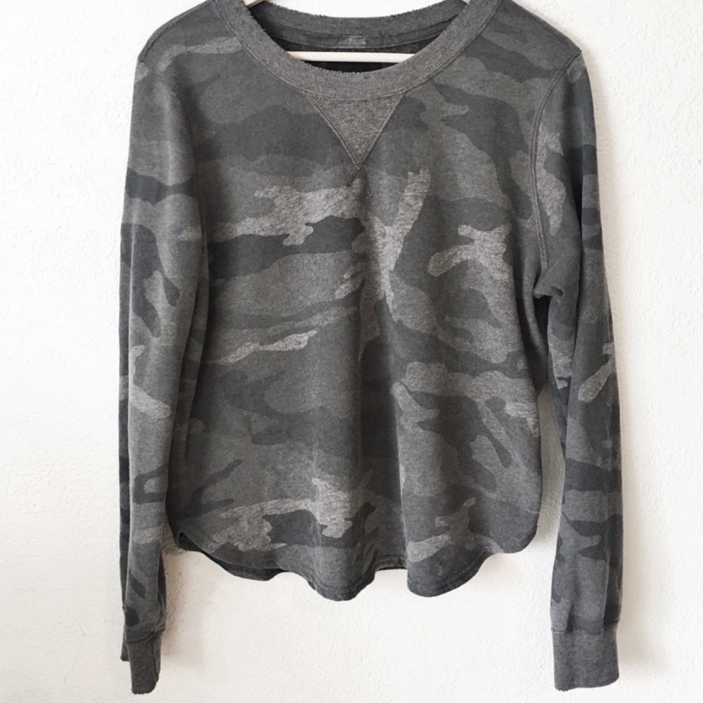 Abercrombie & Fitch Camouflage Sweatshirt